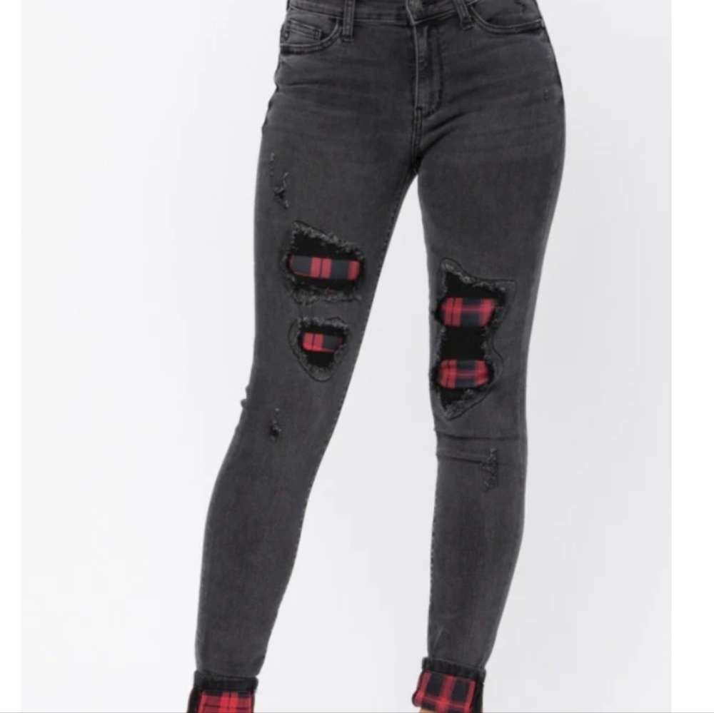 Judy Blue Black Buffalo Plaid Skinny 5/27